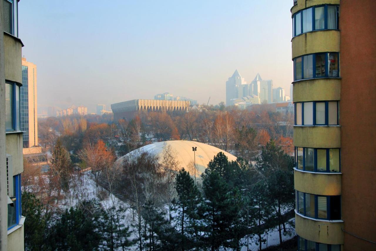 Perfect Spacious Apartment 356 Almaty Exterior photo