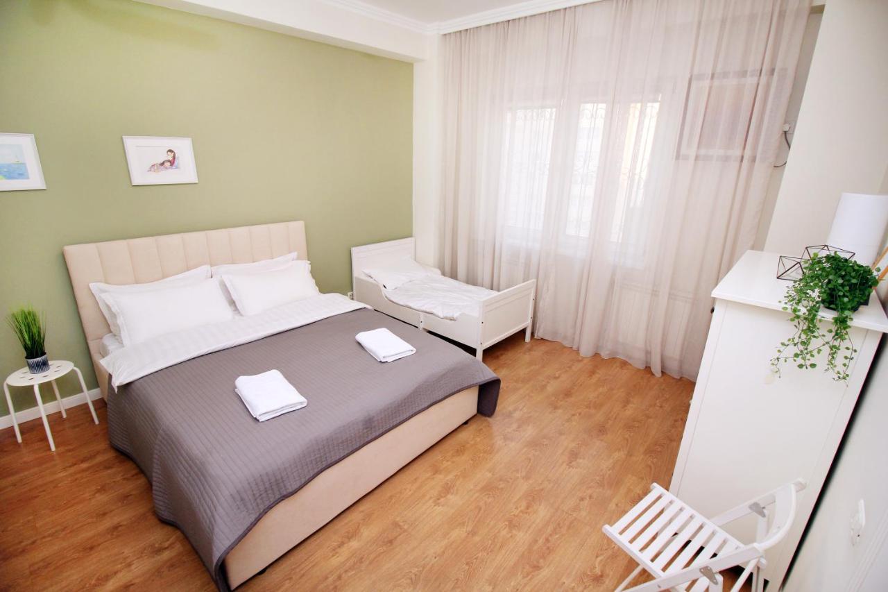 Perfect Spacious Apartment 356 Almaty Exterior photo